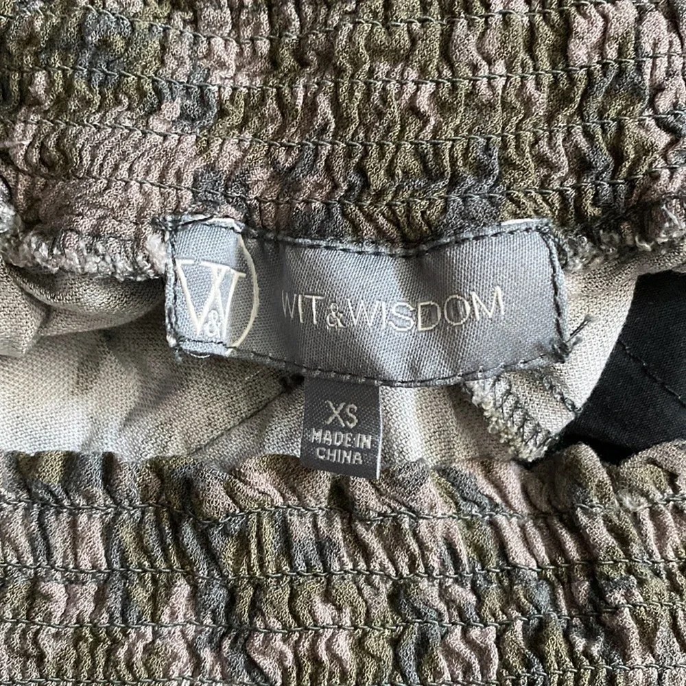 NWT Wit & Wisdom Army Green Floral Elastic Waist Shorts Size XS
